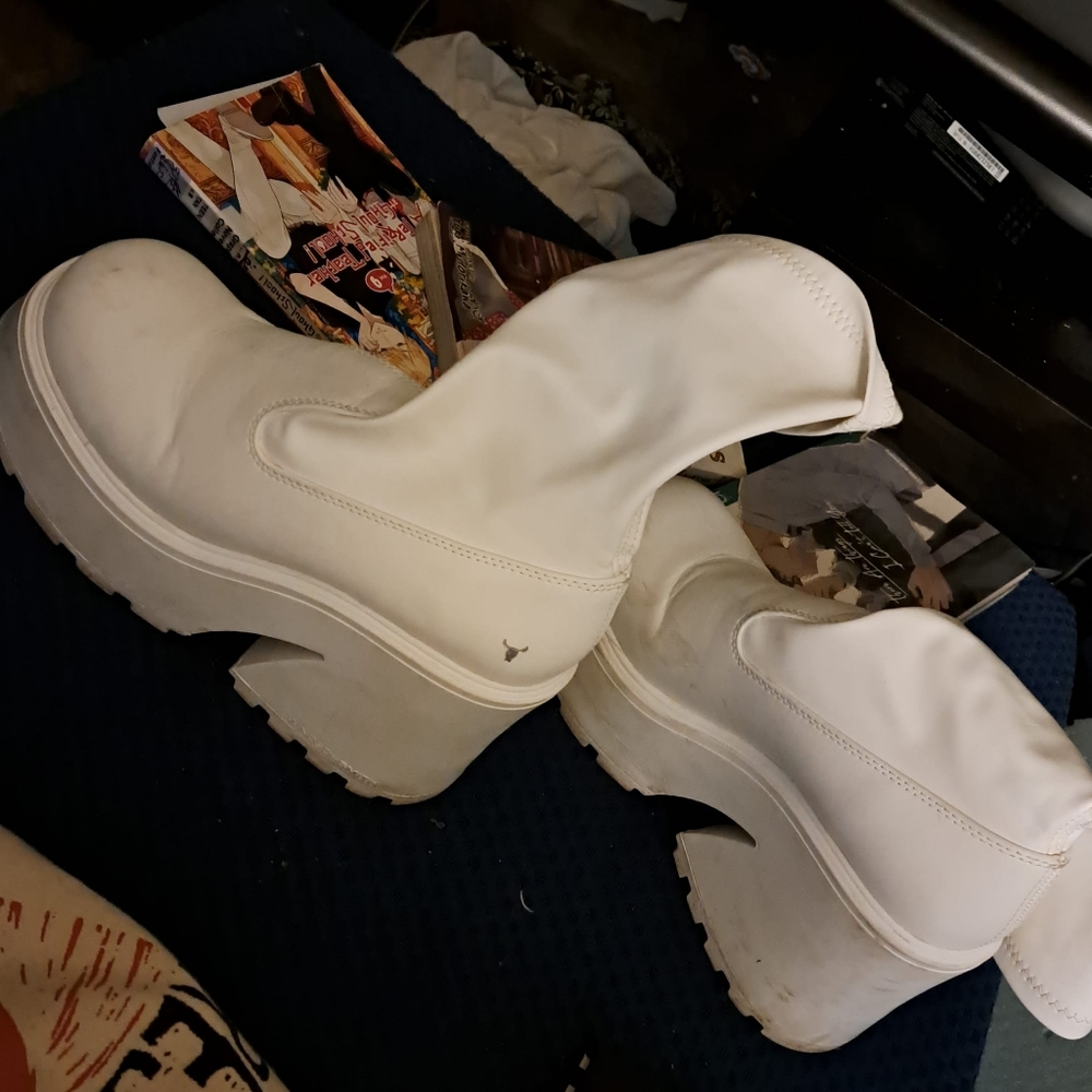 Platform boots